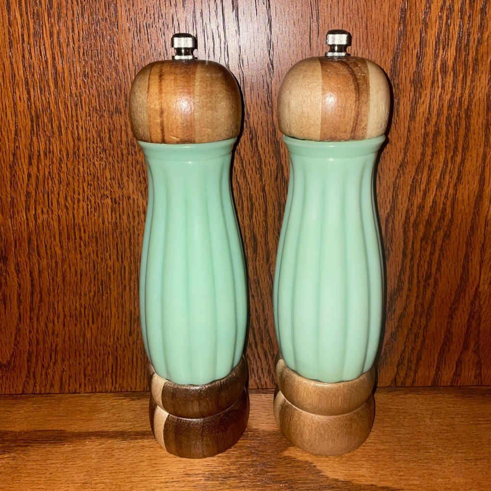 Pioneer Woman Grinder Jadeite Green Glass (SELLING INDIVIDUALLY) - Picture 1 of 9